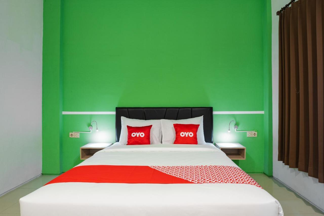 Oyo Flagship 1575 Urban 18 Hotel Surabaya Exterior photo