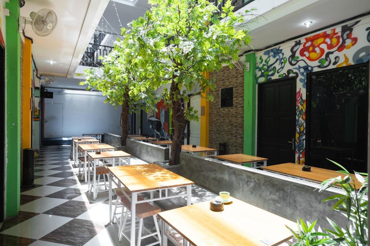 Oyo Flagship 1575 Urban 18 Hotel Surabaya Exterior photo