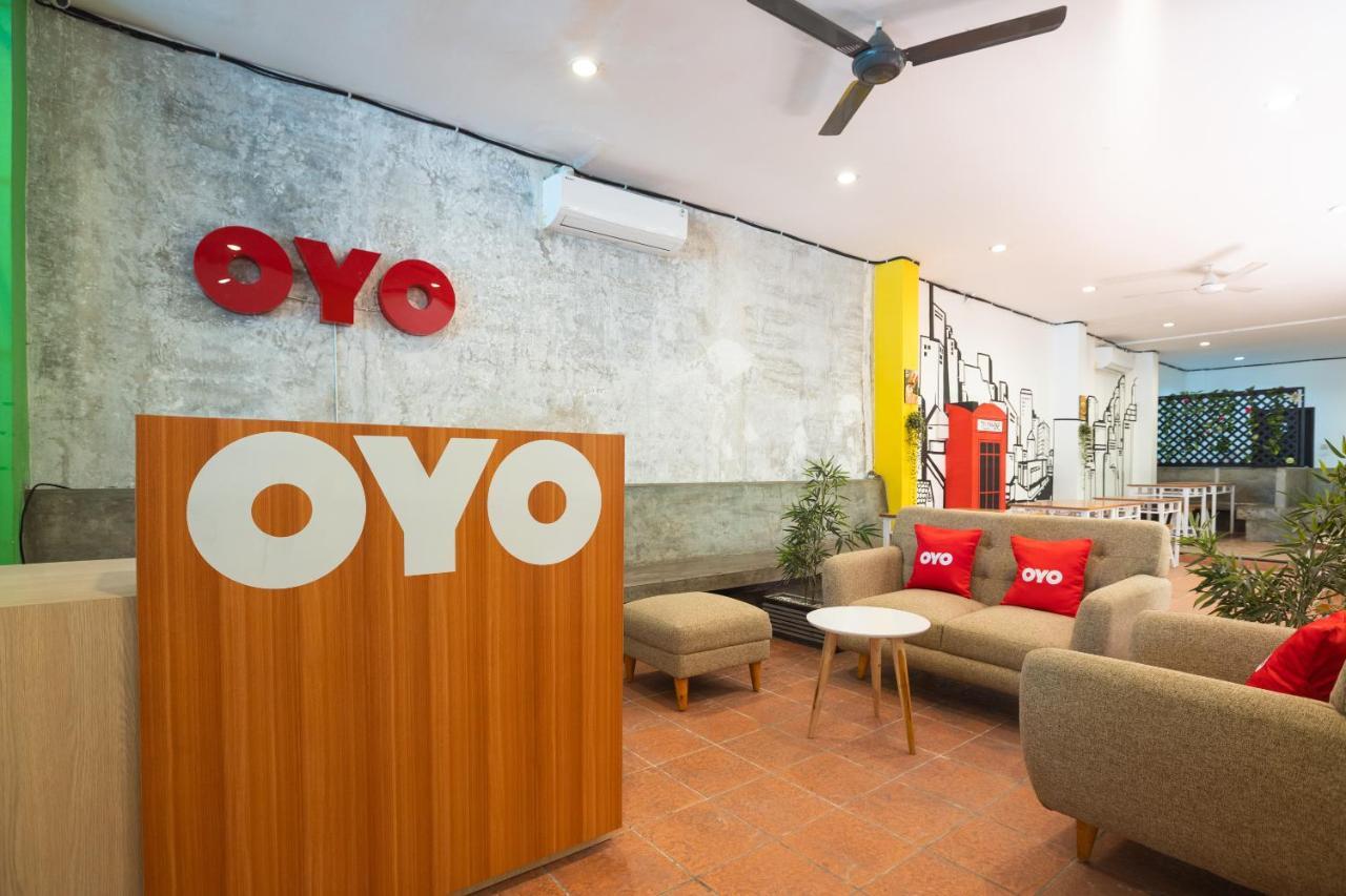 Oyo Flagship 1575 Urban 18 Hotel Surabaya Exterior photo